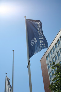 Flaggen vor Gebäude, Foto: Marco Brandt, © Fachhochschule Kiel