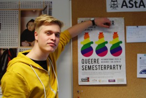 Die queere Semesterparty wird von der queer students group der Christian-Albrechts-Universität organisiert. Sie sind eine von vielen Gruppen, die mit dem Queer-Referat der FH kooperieren möchten.