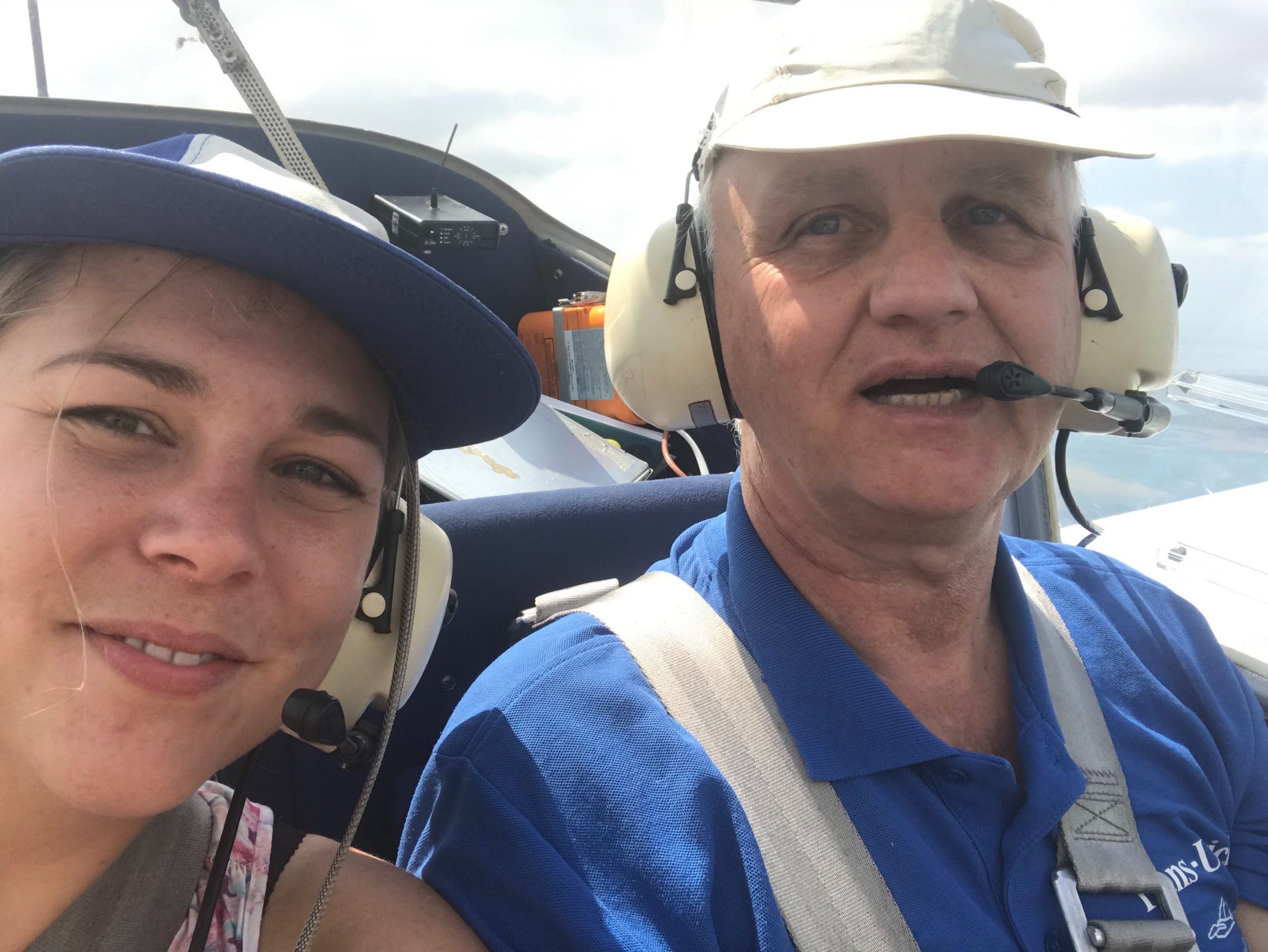 Pilot Uli und Inga über Südtondern.