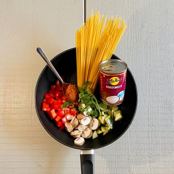 Picture of the ingredients of Thai One-Pot Pasta (Photo: Lena Groth-Jansen)