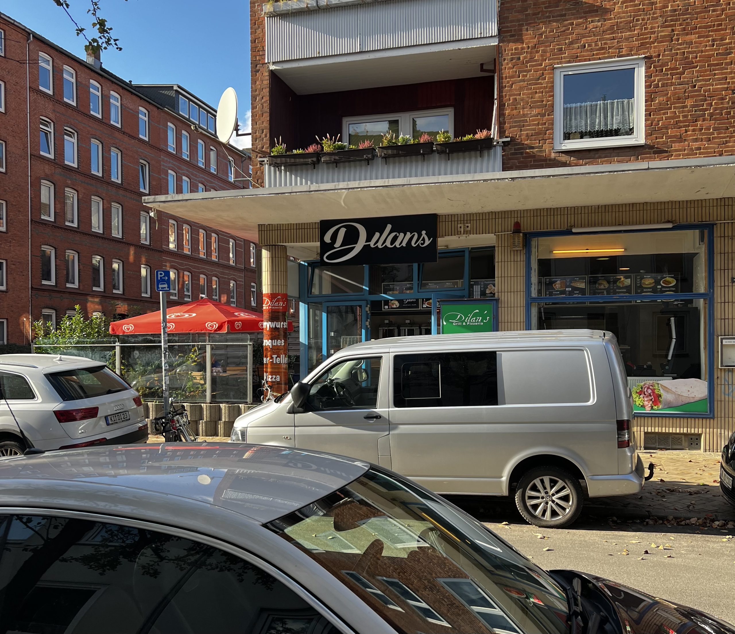 Picture of the entrance to Dilan’s – Grill & Pizzeria (Photo: Amelie Grimm)