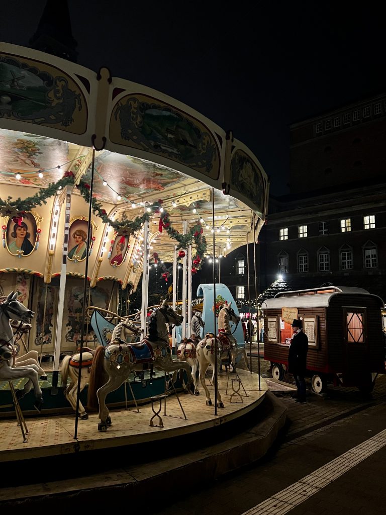 Carousel at Rathhausplatz (Picture: Amelie Grimm)