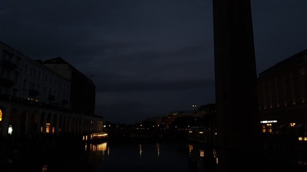 Hamburg at night. Photo by Gabriele Staskeviciute